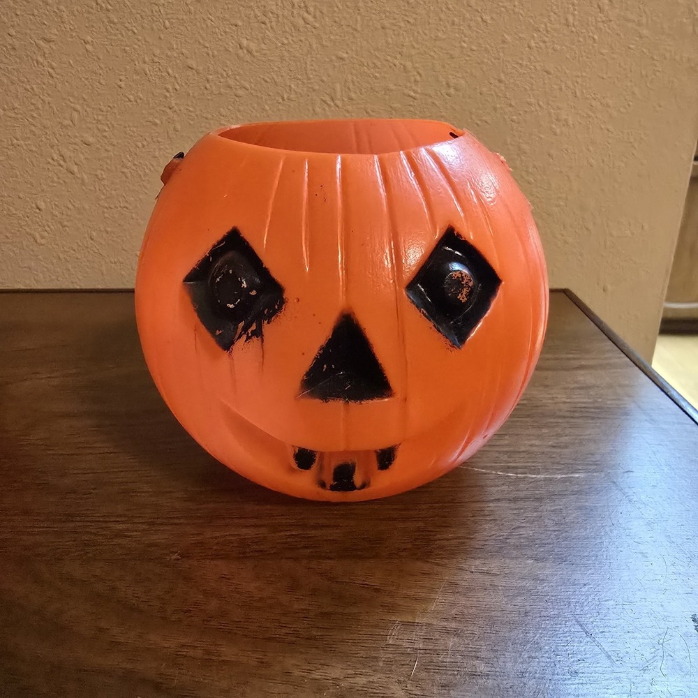 Vtg Pumpkin Jack O Lantern Blow Mold Diamond Eye Halloween Bayshore Small 4" 60s